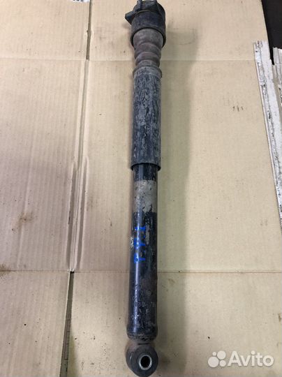 Задний амортизатор Ford Focus 1