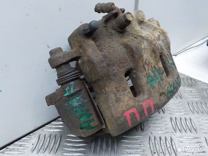 Суппорт тормозной передний правый Opel Antara 2007