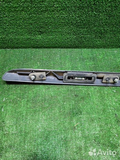 Накладка двери багажника Ford Fiesta 2007