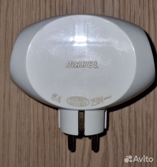 Тройник электрический makel 16A 250В с/з IP20