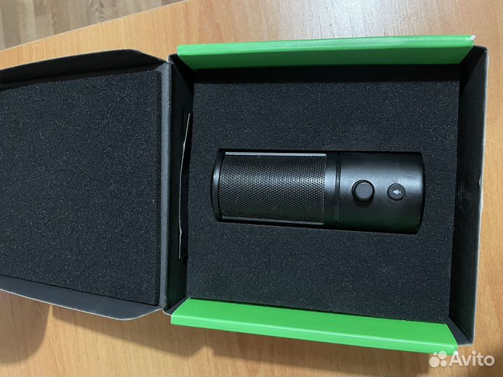 Микрофон razer seiren x