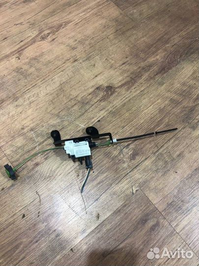 Замок лючка топливного бака BMW 5 E60/E61 рест