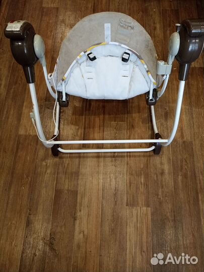 Кресло-качалка со звуковыми эффектами Babycare