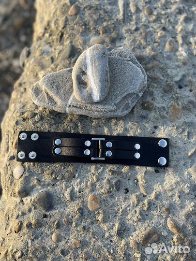 Кожаный браслет