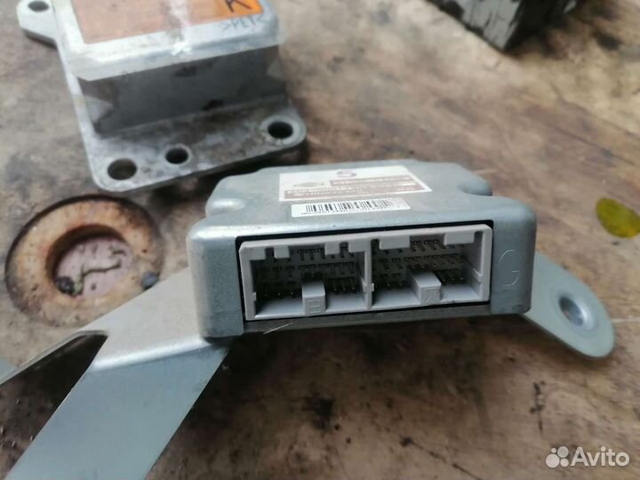 Блок комфорта ниссан Марч к12 2005г