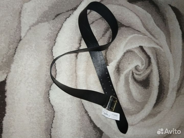 Мужской кожаный ремень черный