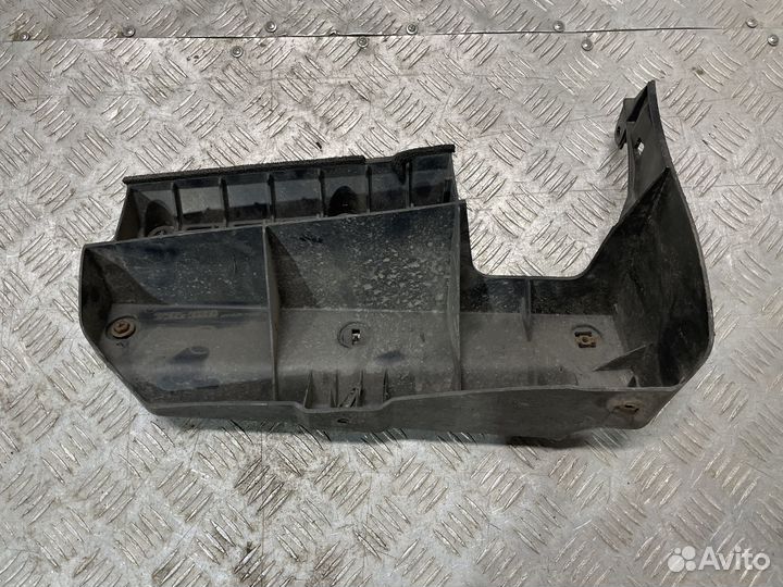 Кронштейн заднего бампера Lexus LS 460 / 600 (4)