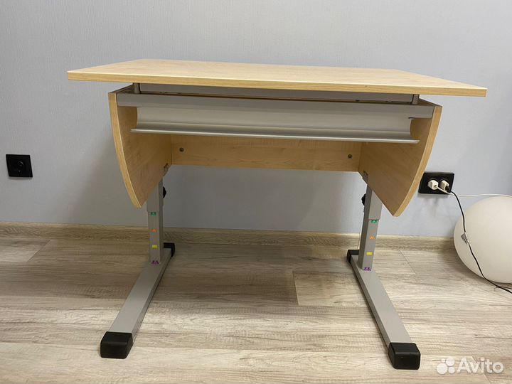 Растущий стол парта