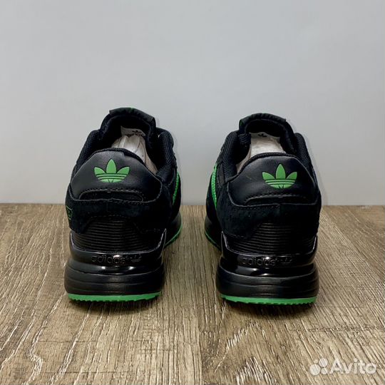 Кроссовки Adidas ZX750