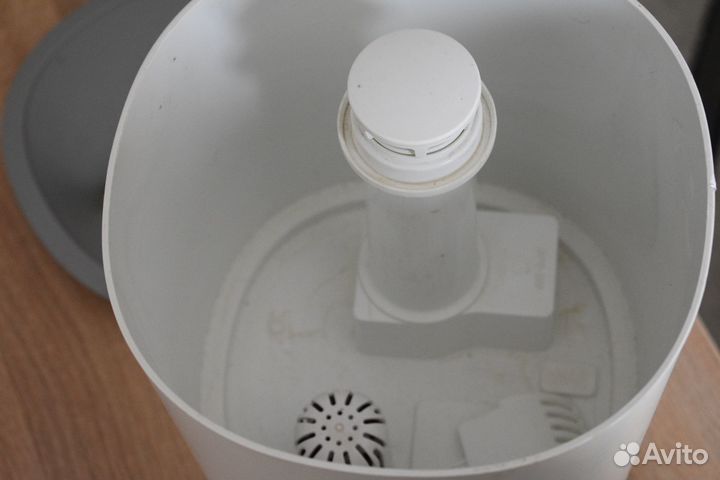 Увлажнитель воздуха Polaris PUH 7240 TF нерабочий