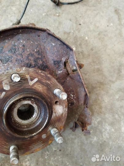 Кулак поворотный левый Honda Civic 4D 2006-2012