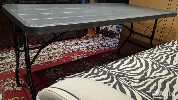 Стол из Стали и Пластика со Складными Ножками