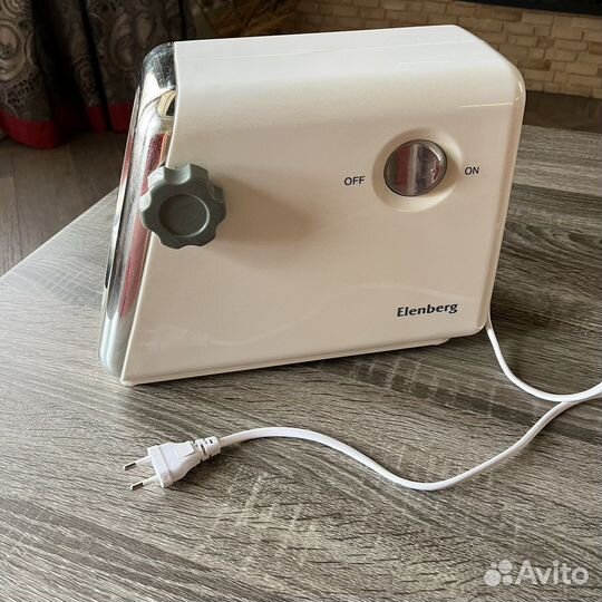 Мясорубка электрическая elenberg