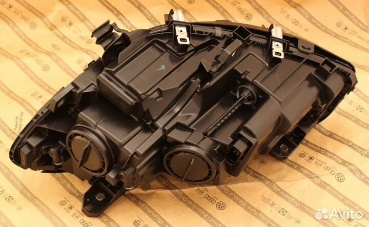 Фара правая mercedes B W246 рест 16-18