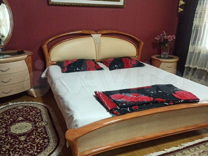 3-к. квартира, 120 м², 1/3 эт.