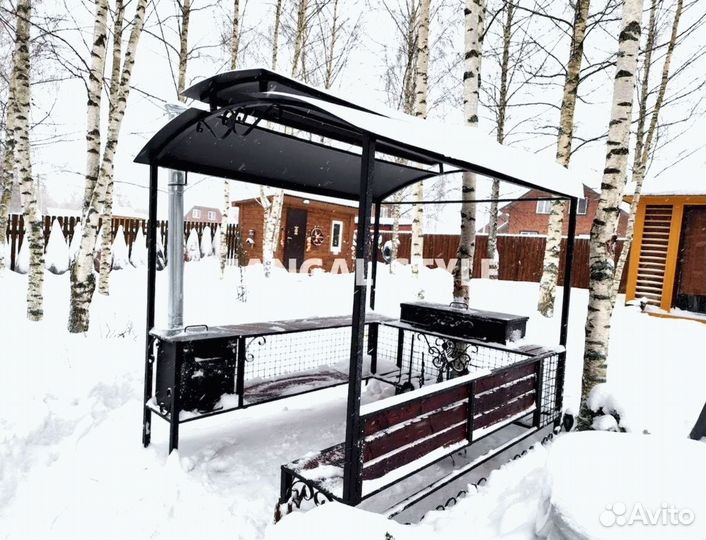 Мангал с крышей