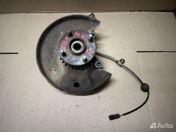 Поворотный кулак передний правый Geely MK