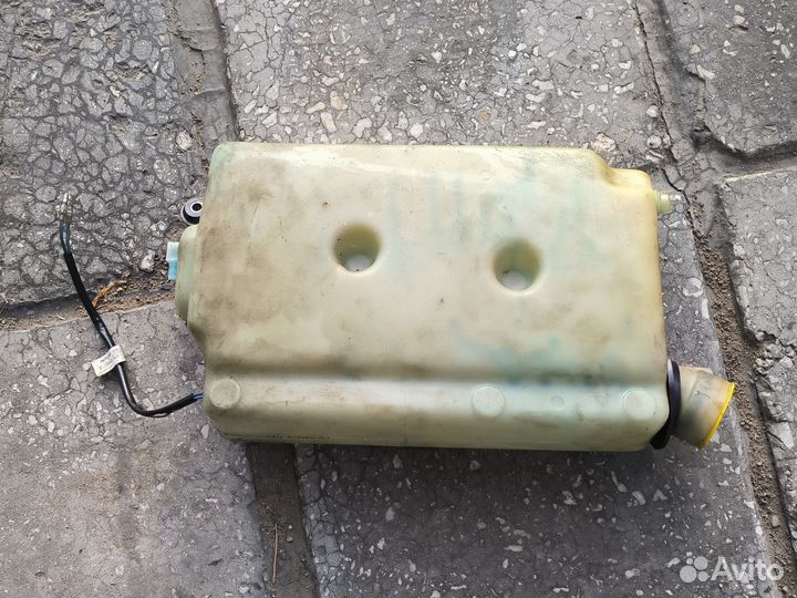 Бачок масляный Mercury пробитый