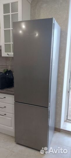 Холодильник Liebherr 2-х камерный 338л