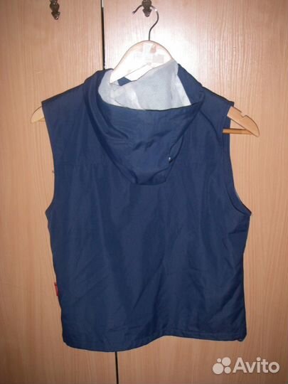 Куртка спортивная с жилеткой с капюшоном