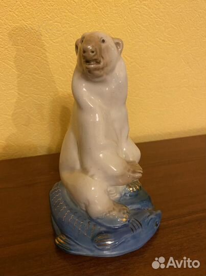 Статуэтка белый медведь фарфор Гжель