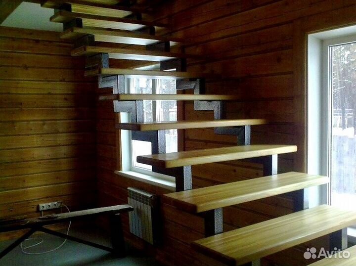 Перила деревянные для лестниц