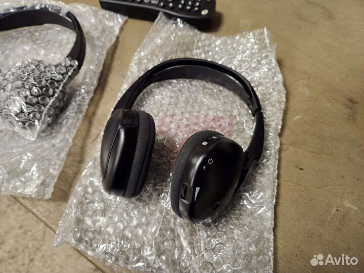 Беспроводные наушники и пульт General Motors