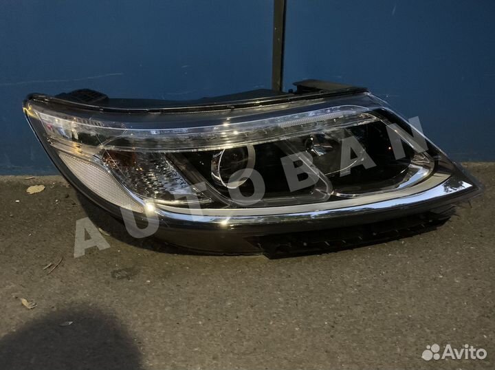 Фара правая Kia Sorento 2 XM 2012-2015