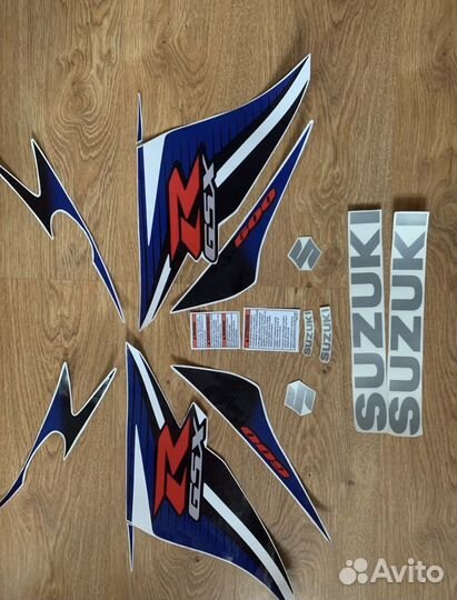Комплект наклеек Suzuki