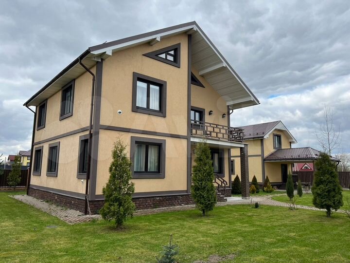 Коттедж 170 м² на участке 10 сот.