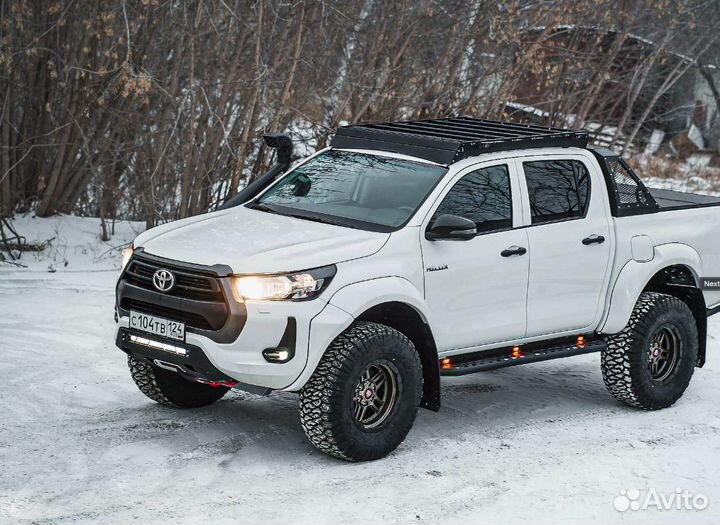 Мини-силовик STC для Toyota Hilux 2020+ с площадко