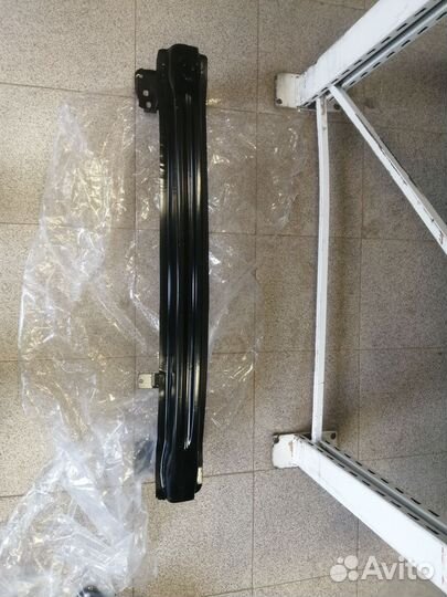 Усилитель переднего бампера Volkswagen Polo sedan