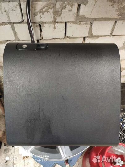 Бардачок tiguan вещевой ящик