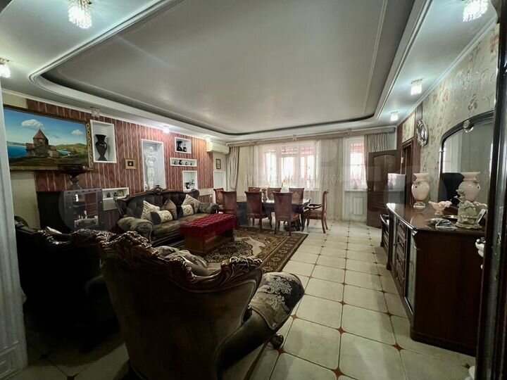 Дом 353,8 м² на участке 7 сот.