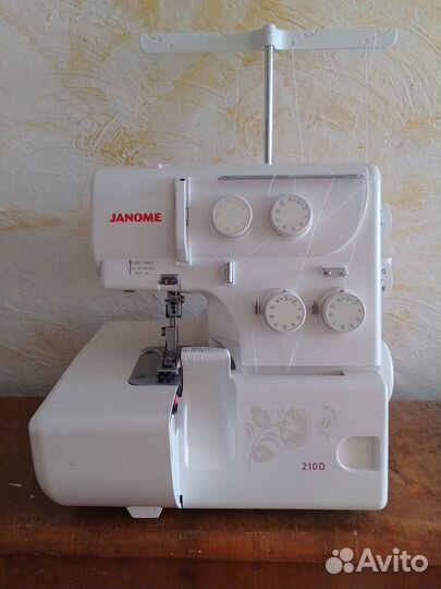Оверлок janome 210d