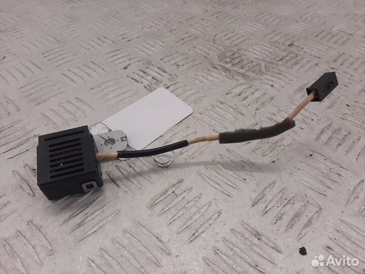 Усилитель антенны Toyota Camry XV30 рест. 2006