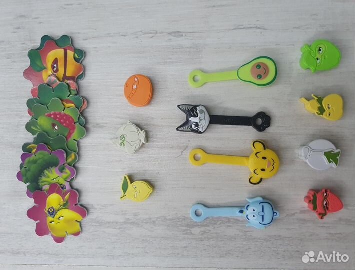 Игрушки киндер и другие, скрепыши, чипикао