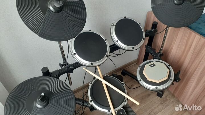 Электронная барабанная установка Behringer XD8USB