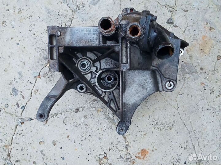 Кронштейн генератора VW Passat B5 1.9 tdi