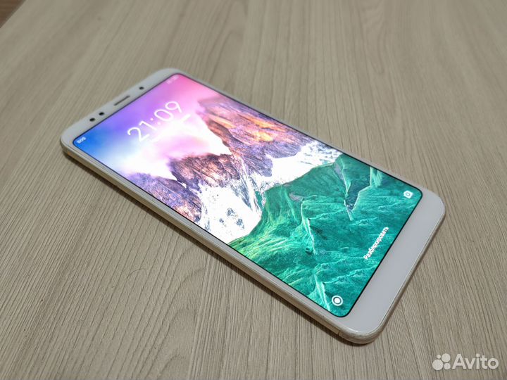 Телефон Xiaomi redmi 5 plus
