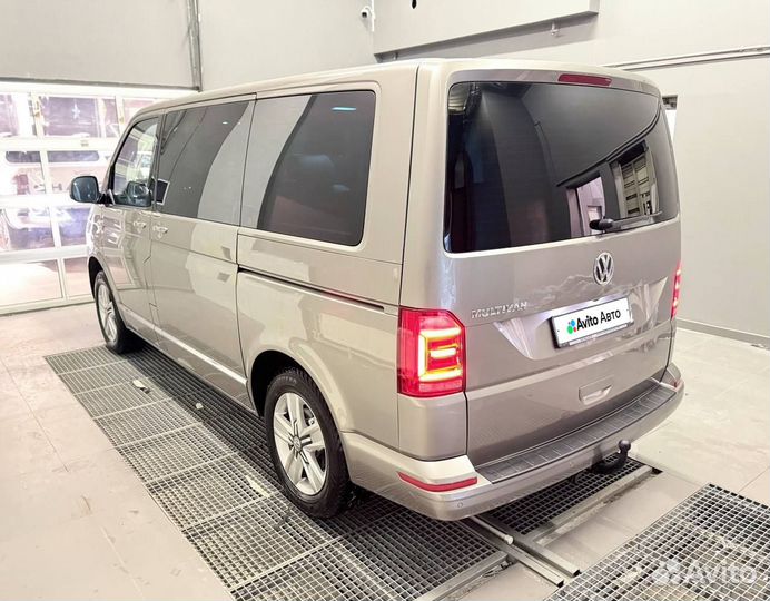 Volkswagen Multivan 2.0 AMT, 2018, 100 000 км