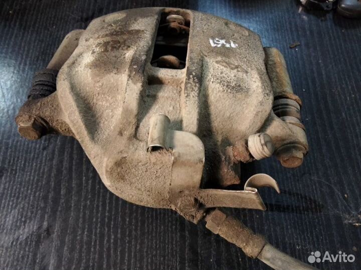 Суппорт передний правый Chery Tiggo T11 2.4 2007