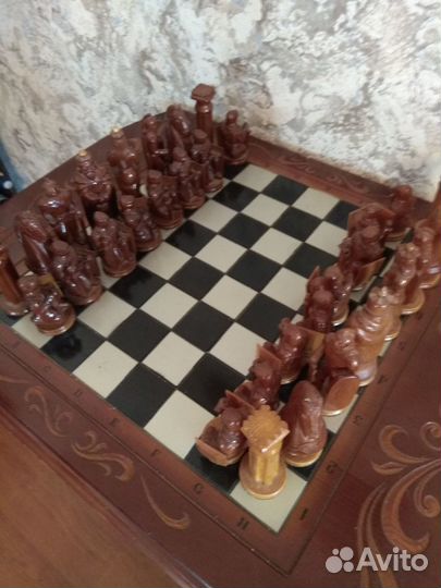 Шахматный столик