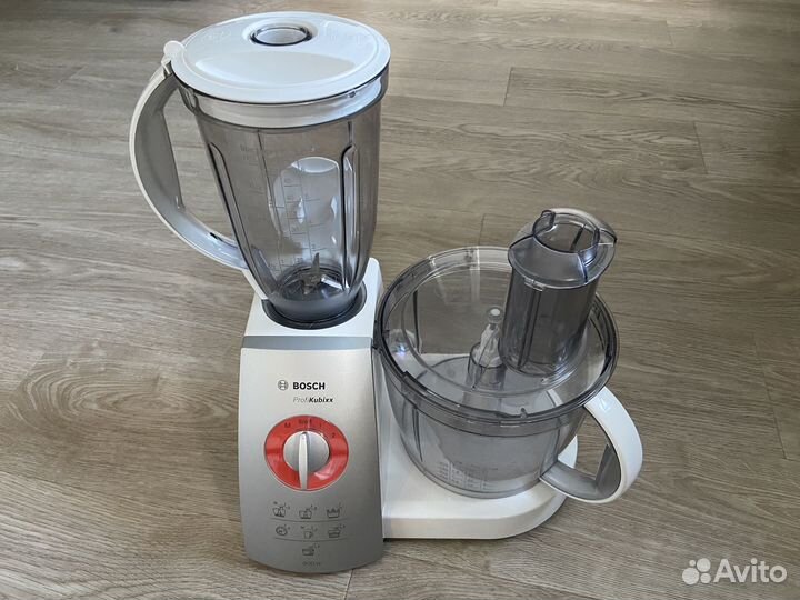 Кухонный комбайн Bosch MCM 5529RU Profikubixx