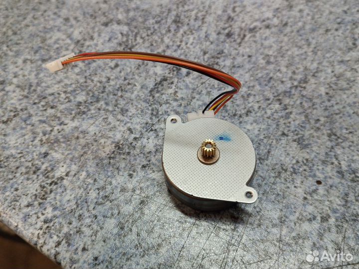 Мотор шаговый для PPU-700 (SP-42RD-020S)
