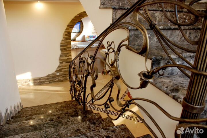 Лестница мрамор / гранит