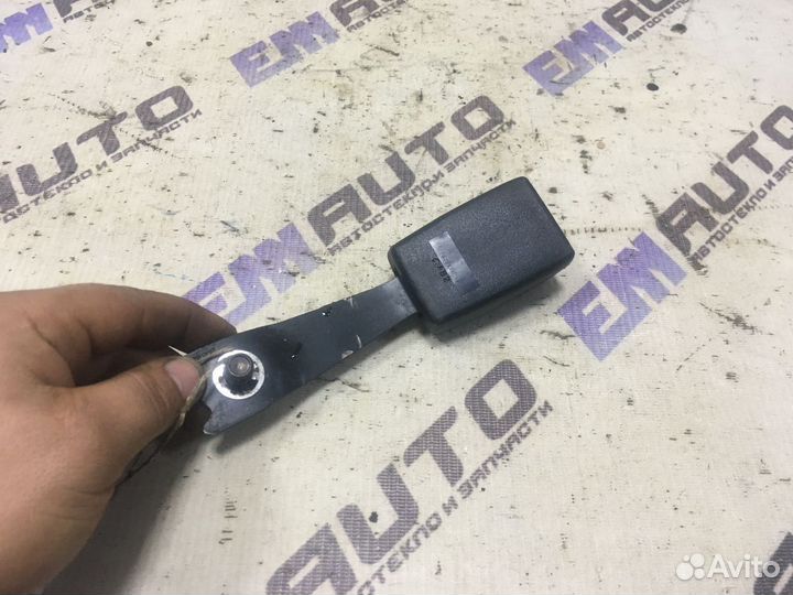 Ответная часть ремня безоп. пер.Митсубиси Лансер 9