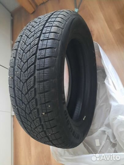 Goodyear UltraGrip Ice 225/60 R18 104