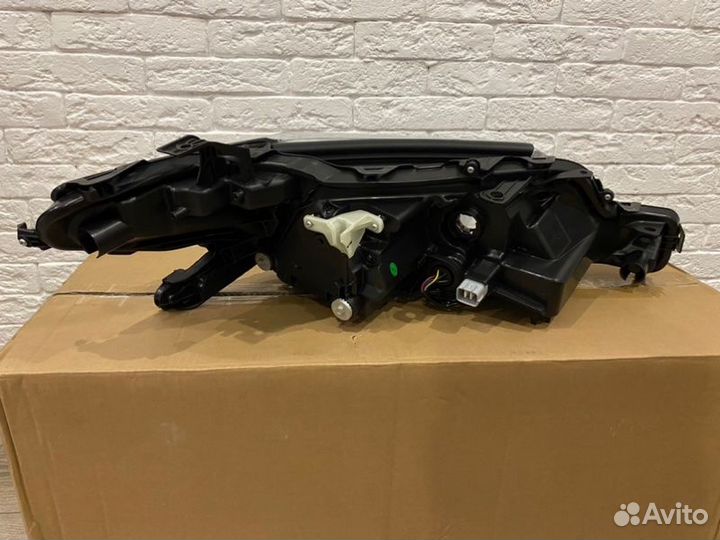 Фара светодиодная передняя левая Toyota Camry