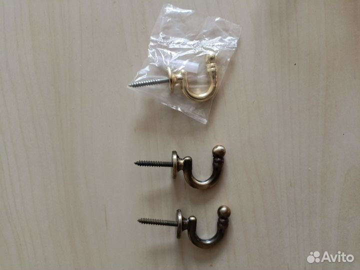 Крючок винтовой для штор